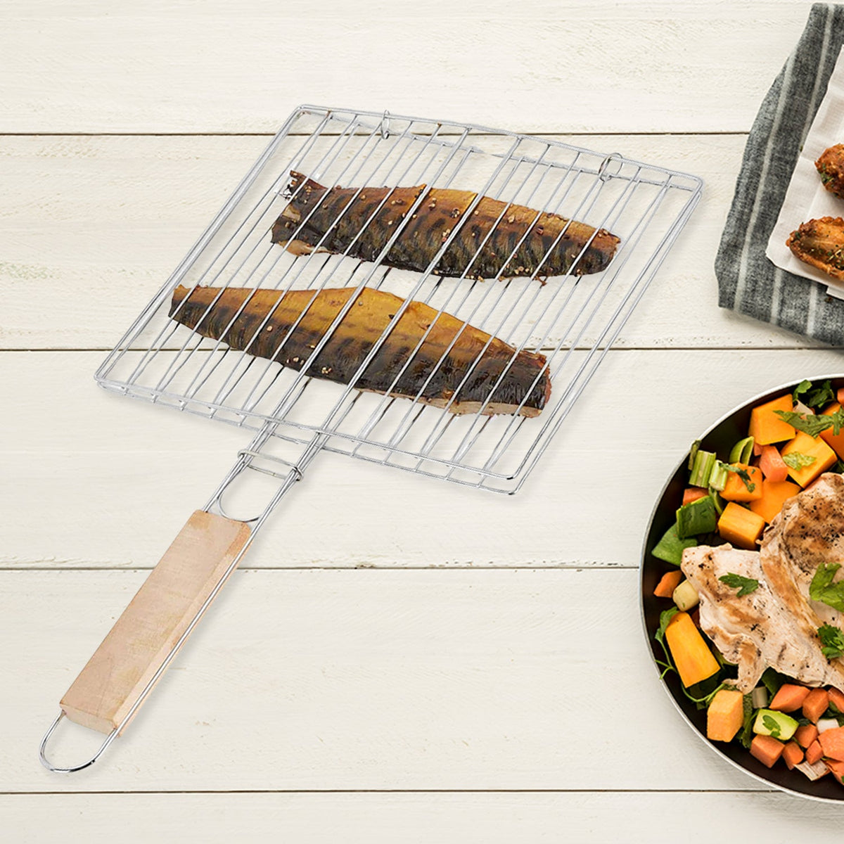 Kitchen Square Roaster Grill Barbecue Grill with Wooden Handle (Stock:-1008)