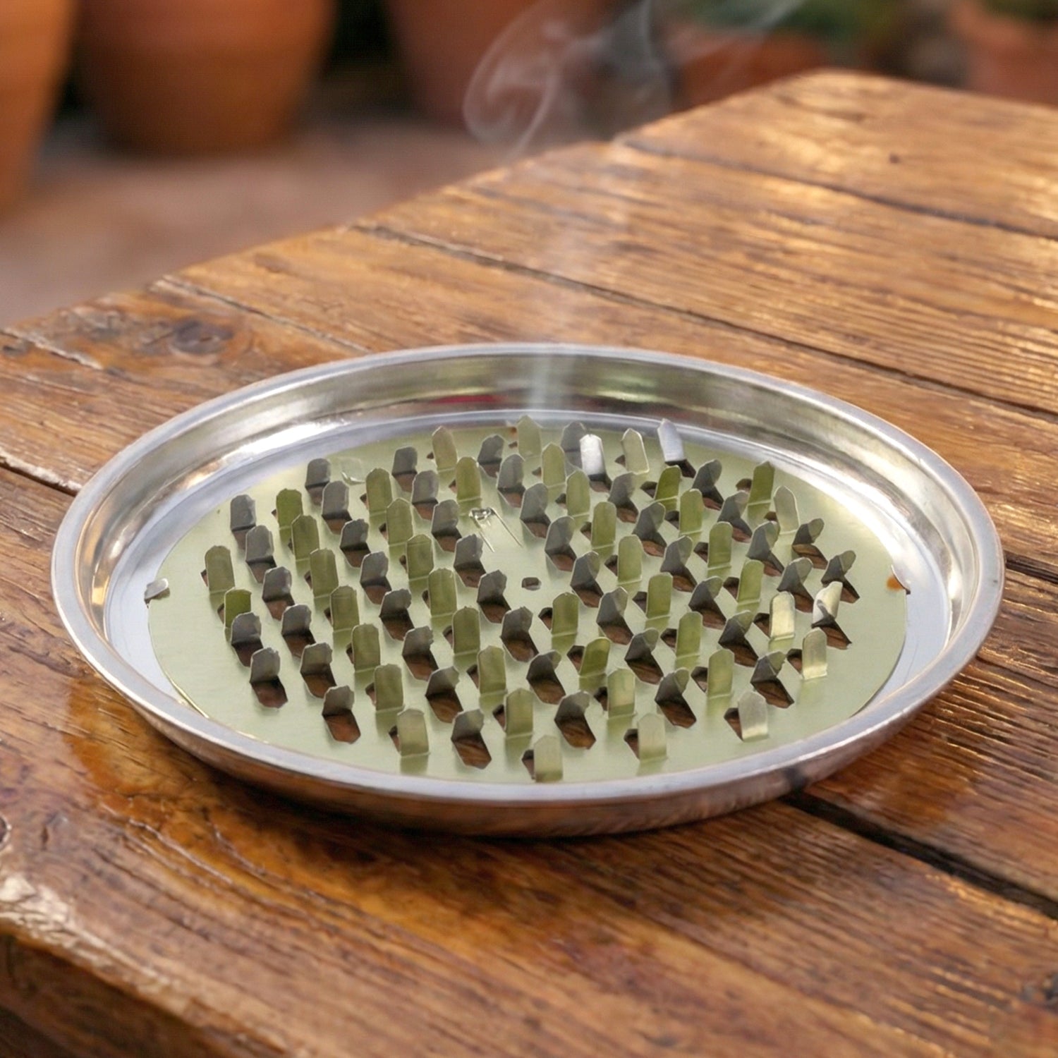 Round Metal Mosquito Coil Stand (1 Pc) (Stock:-200)
