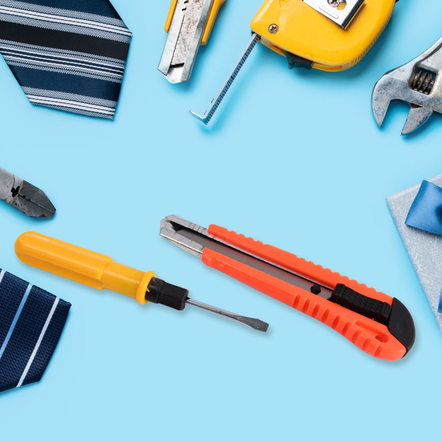 7-Pcs Hand Tool Kit with Magnetic Wristband for Screws & Bolts (Stock:-450)