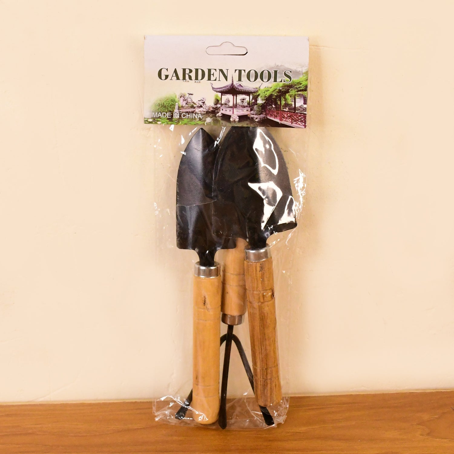 3 Pc Garden Tool Kit with Durable Wooden Handles – Trowel, Transplanter & Rake (Stock:-4000)