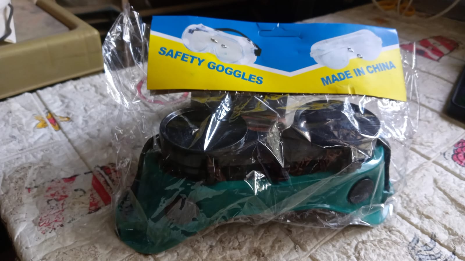 Safety Welding Goggles Anti Radiation Goggles Protective Goggles (Stock:-3000)