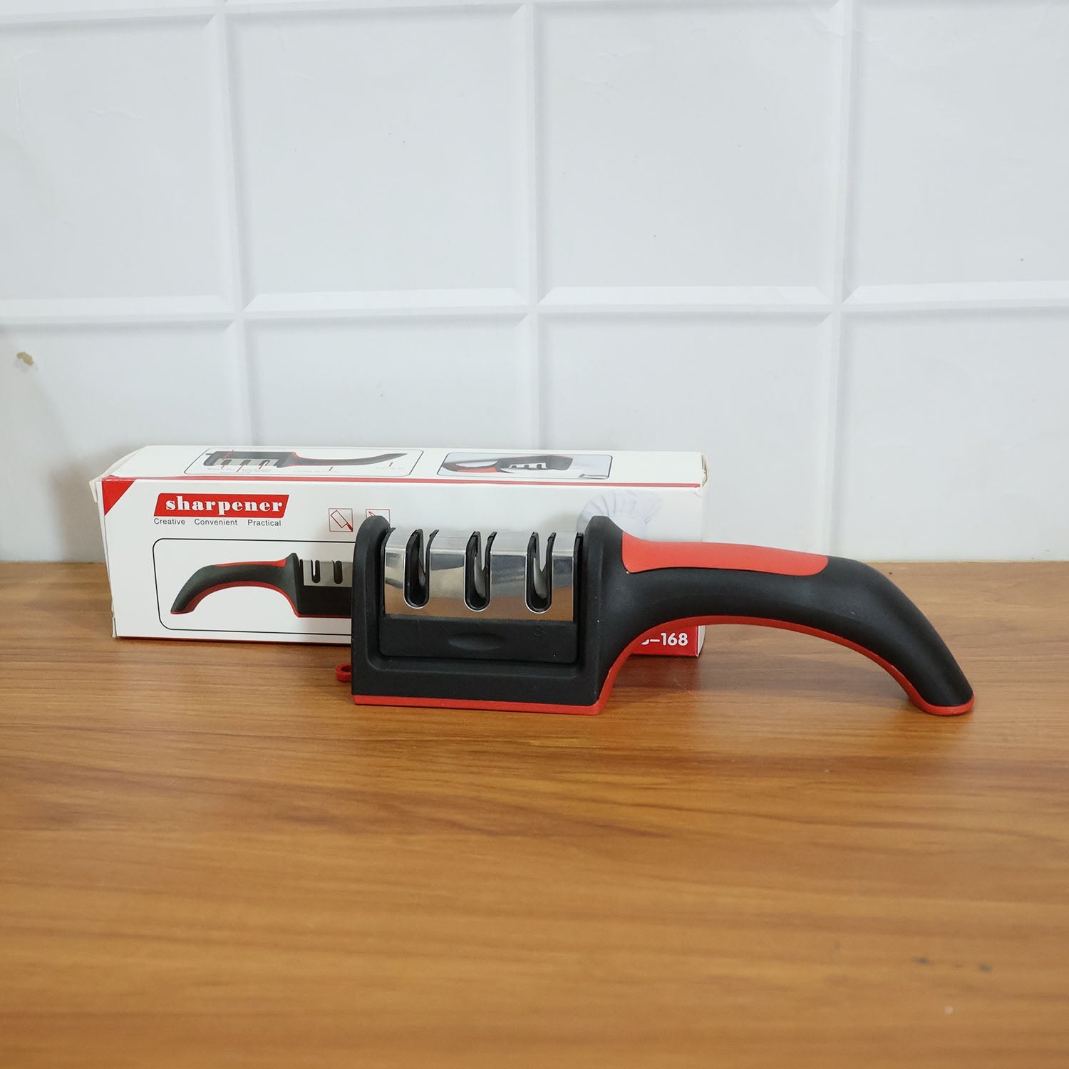 Manual Red & Black Knife Sharpener – 3-Stage Tool for Ceramic & Steel Knives (Stoke:-1440)