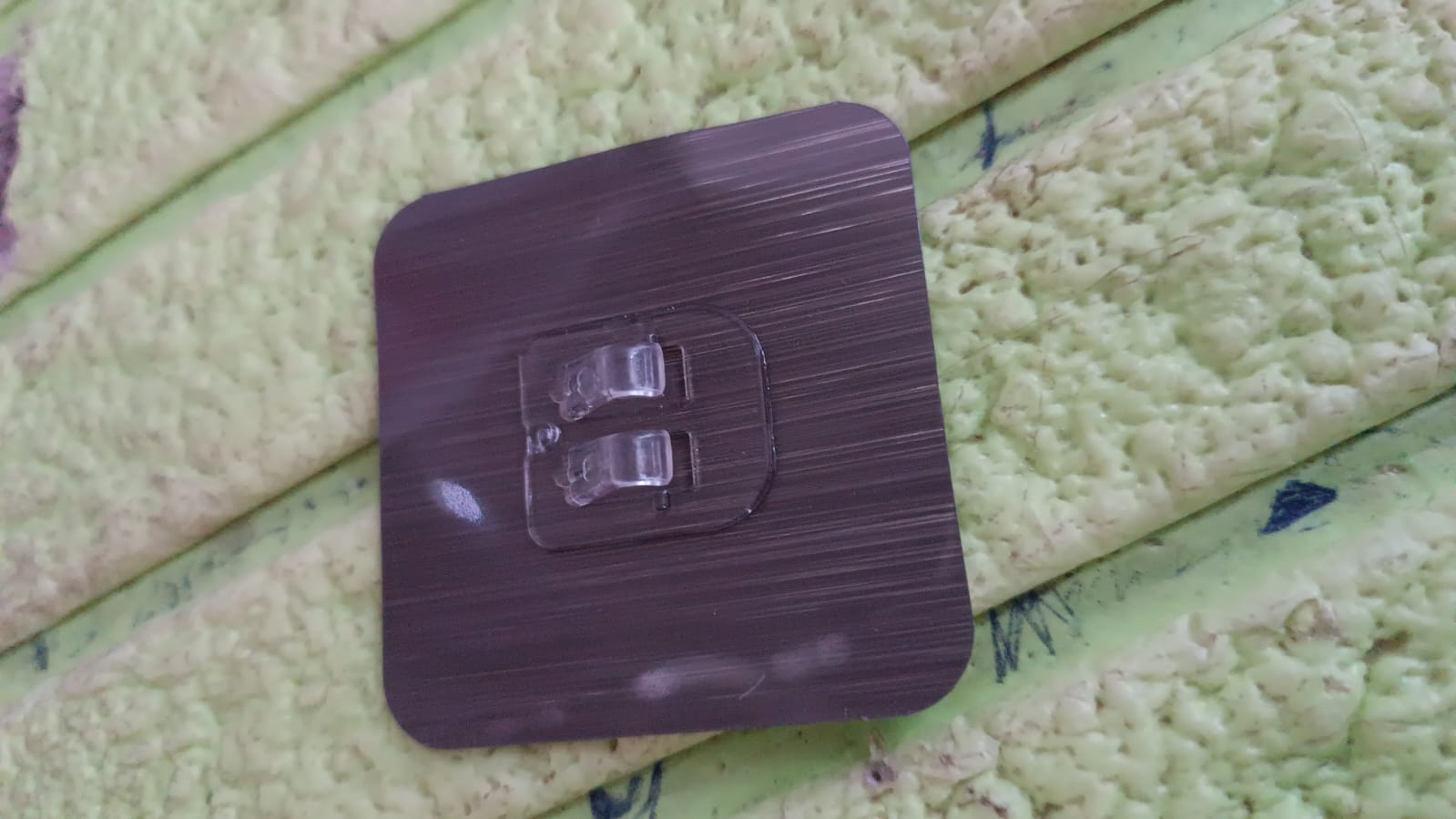 Adhesive Sticky Waterproof Oil Proof, Reusable Wall Utility Seamless Wall Hook (1 Pc) (Stock:-50000)